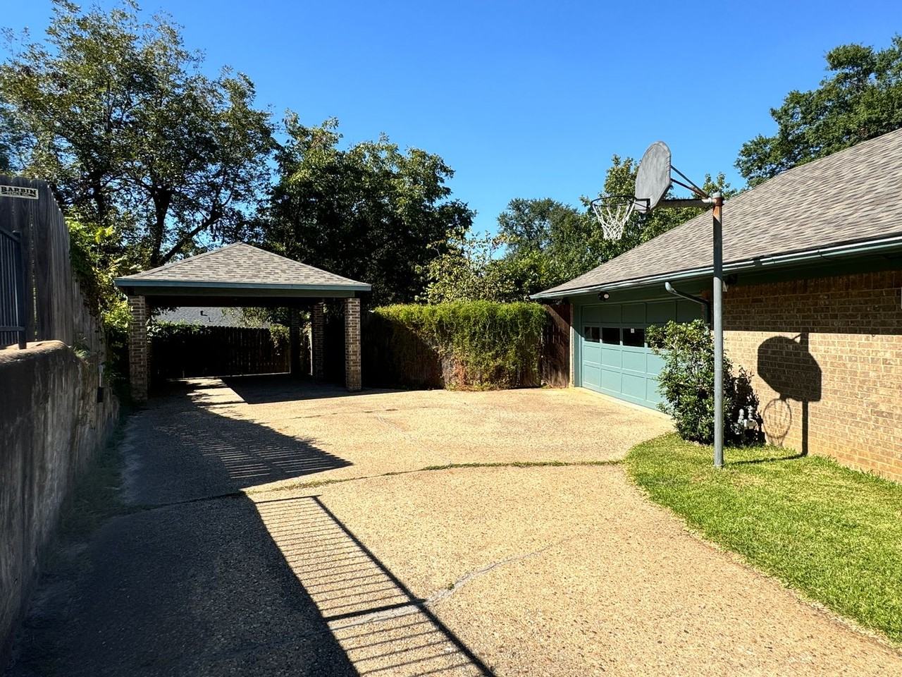 1710 Chipco Dr - Photo 3 of 40