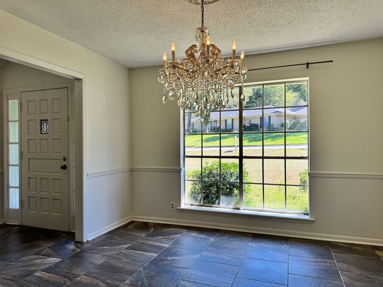 1710 Chipco Dr - Photo 4 of 40