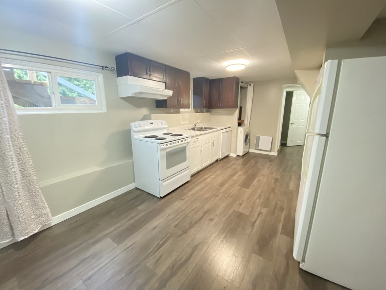 3305 Uplands Dr Lowr - Photo 2 of 13