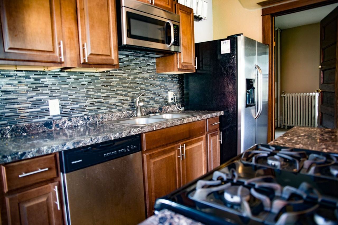 2717 Delaware St Se - Photo 2 of 19