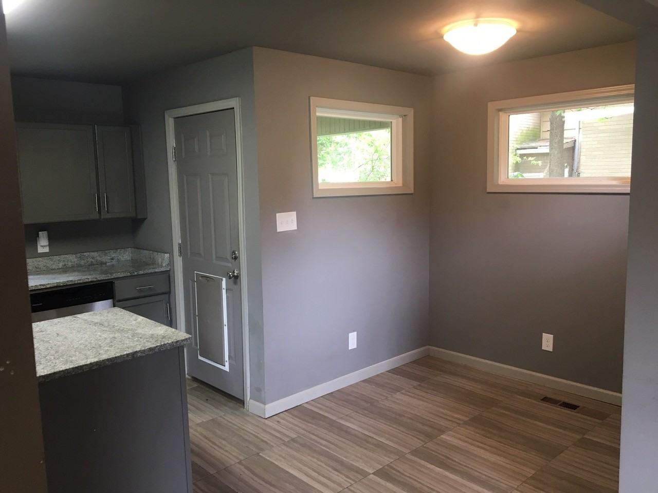 315 Richmond Ave - Photo 3 of 7