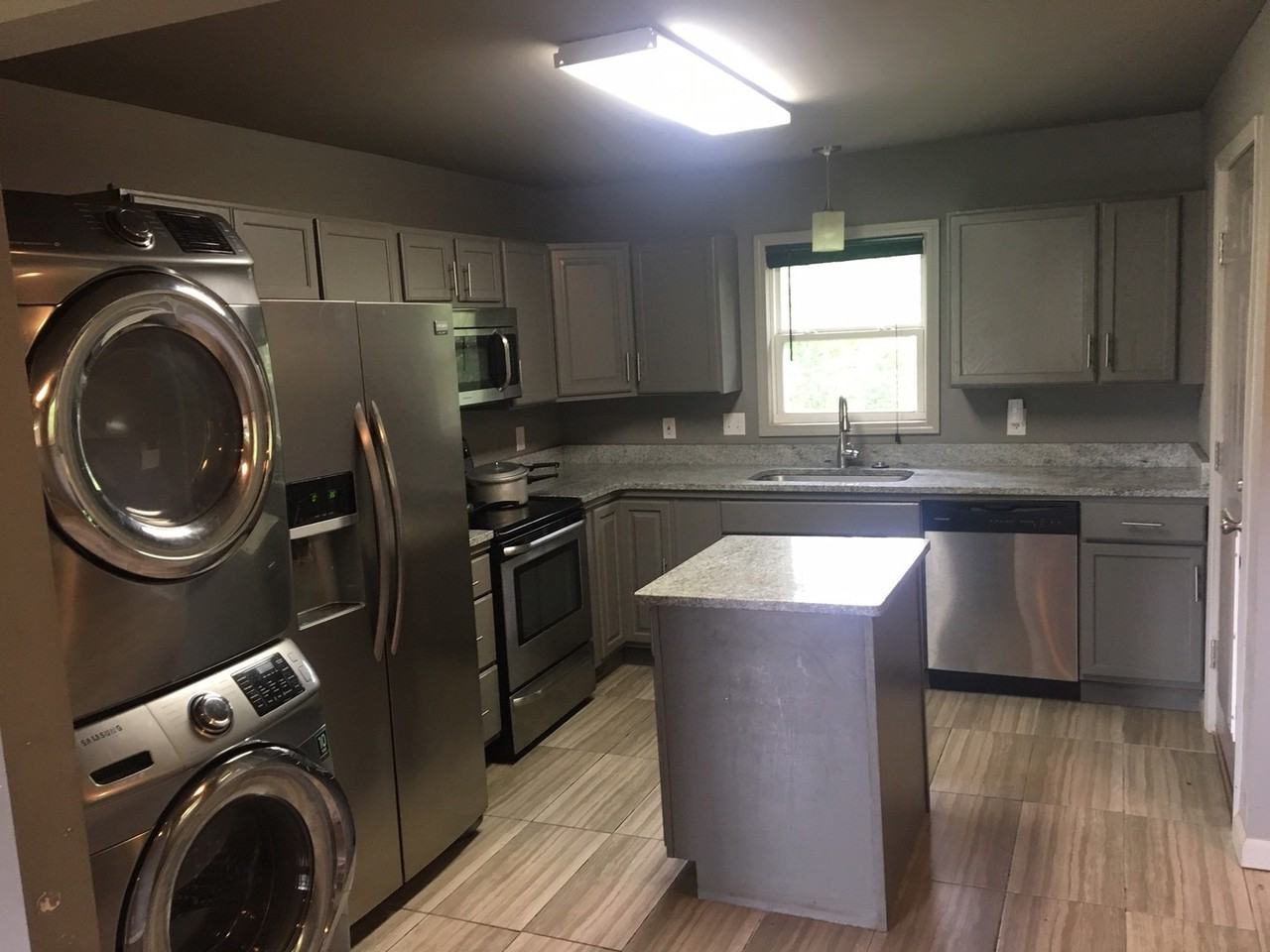 315 Richmond Ave - Photo 4 of 7