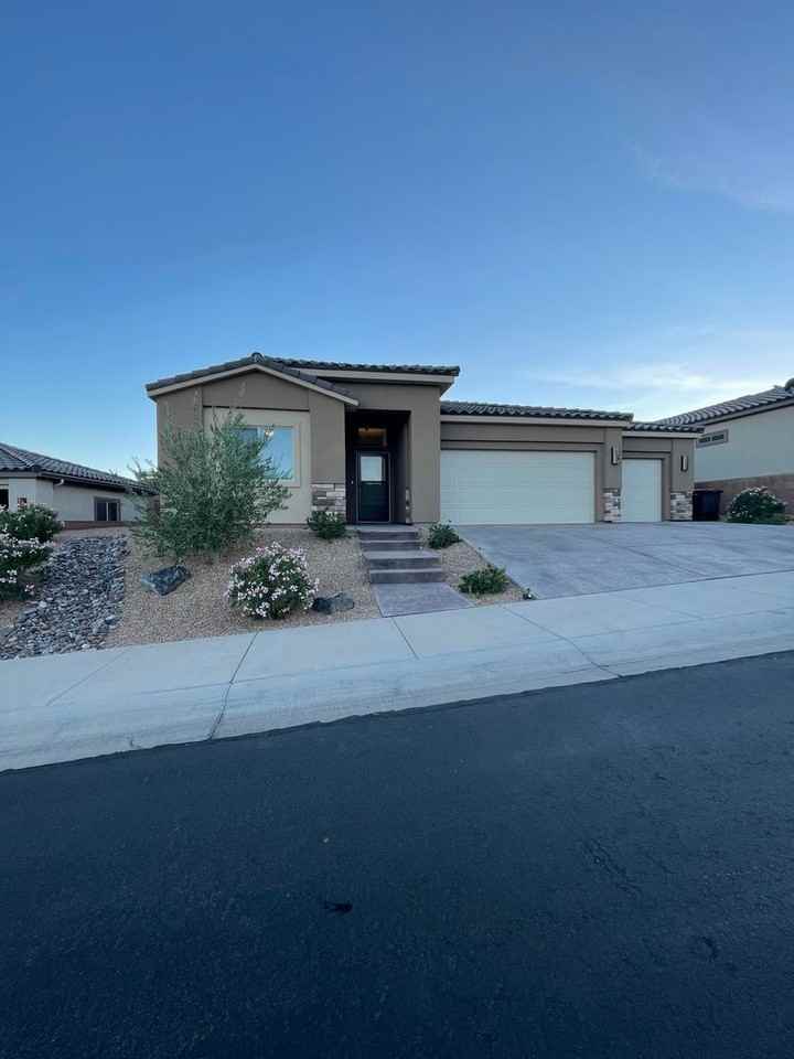 650 Dogwood Lane - Photo 2 of 28