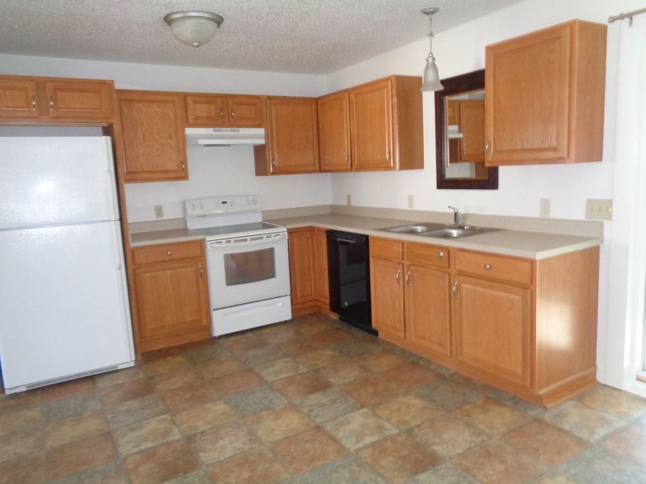 1068 Wiloma Drive - Photo 2 of 9