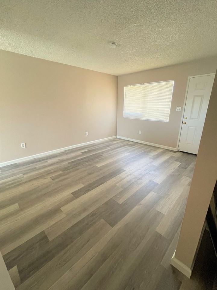 15965 M St. - Photo 2 of 16