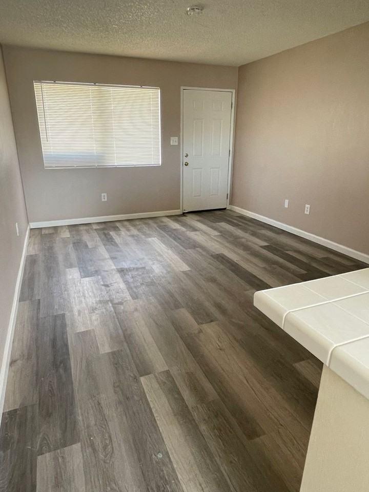 15965 M St. - Photo 3 of 16