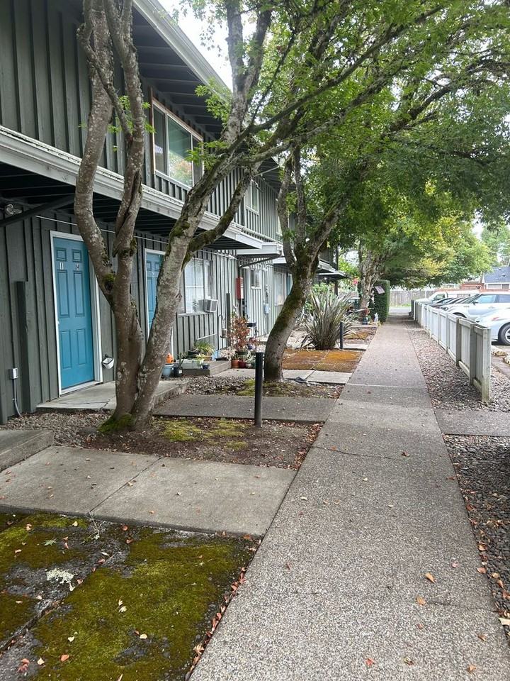 1715 Maple Street #H - Photo 3 of 3