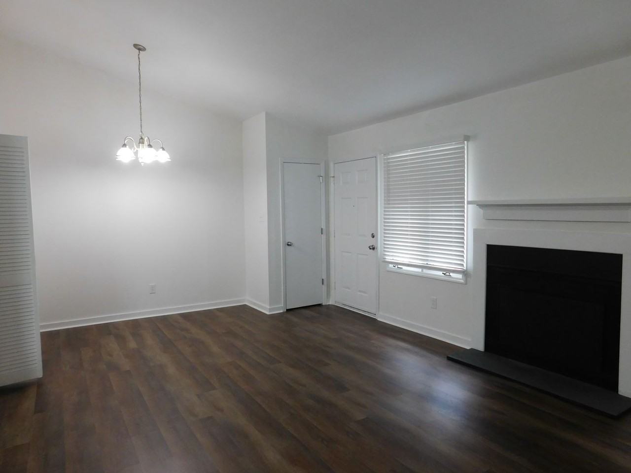 1555 College Way - Photo 4 of 15