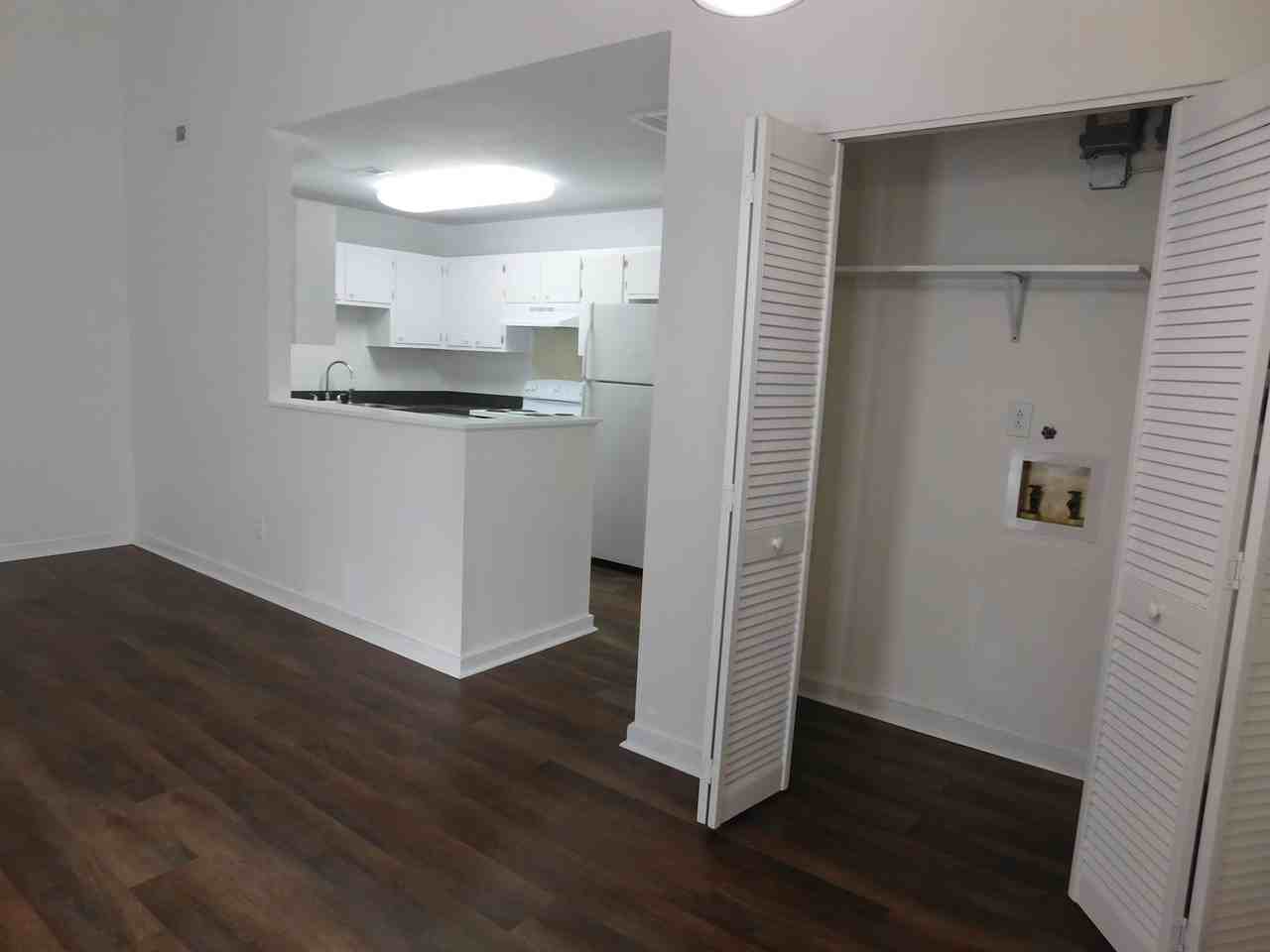 1555 College Way - Photo 5 of 15