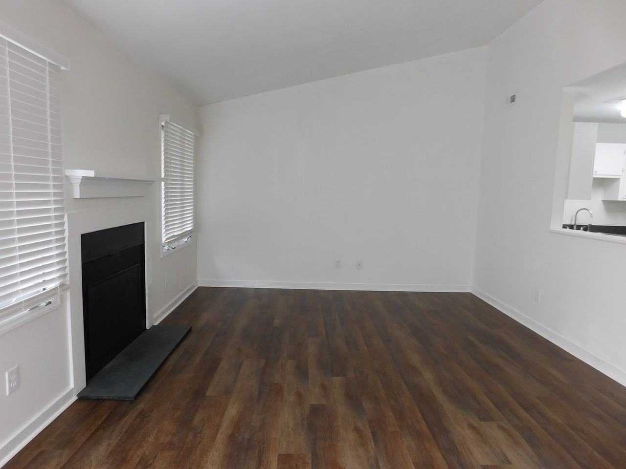 1555 College Way - Photo 6 of 15