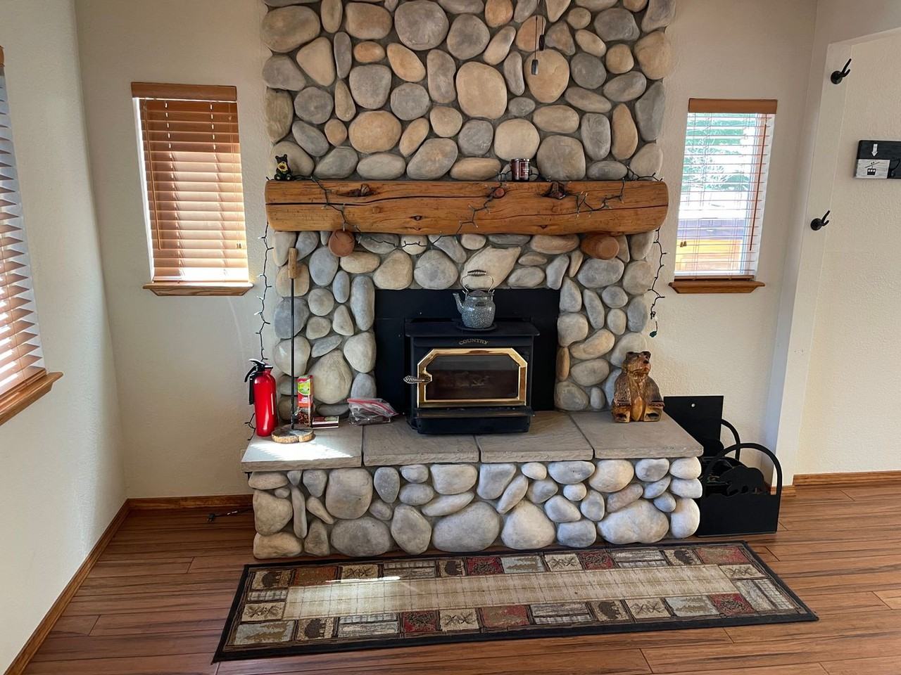 1865 Grizzly Mountain Dr - Photo 3 of 17