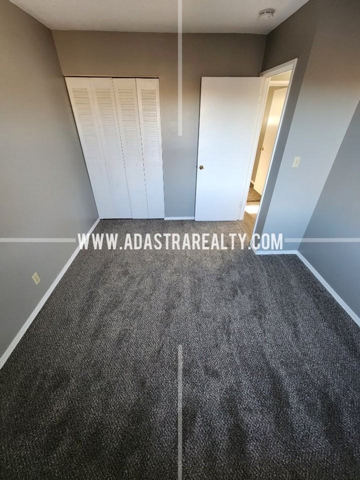 9415 Ballentine St - Photo 3 of 18