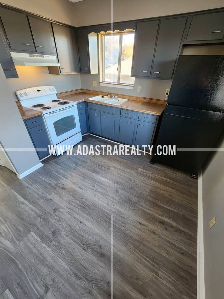 9415 Ballentine St - Photo 5 of 18