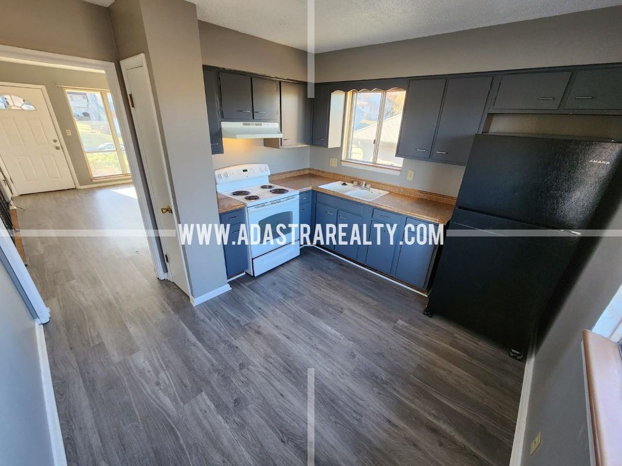 9415 Ballentine St - Photo 6 of 18