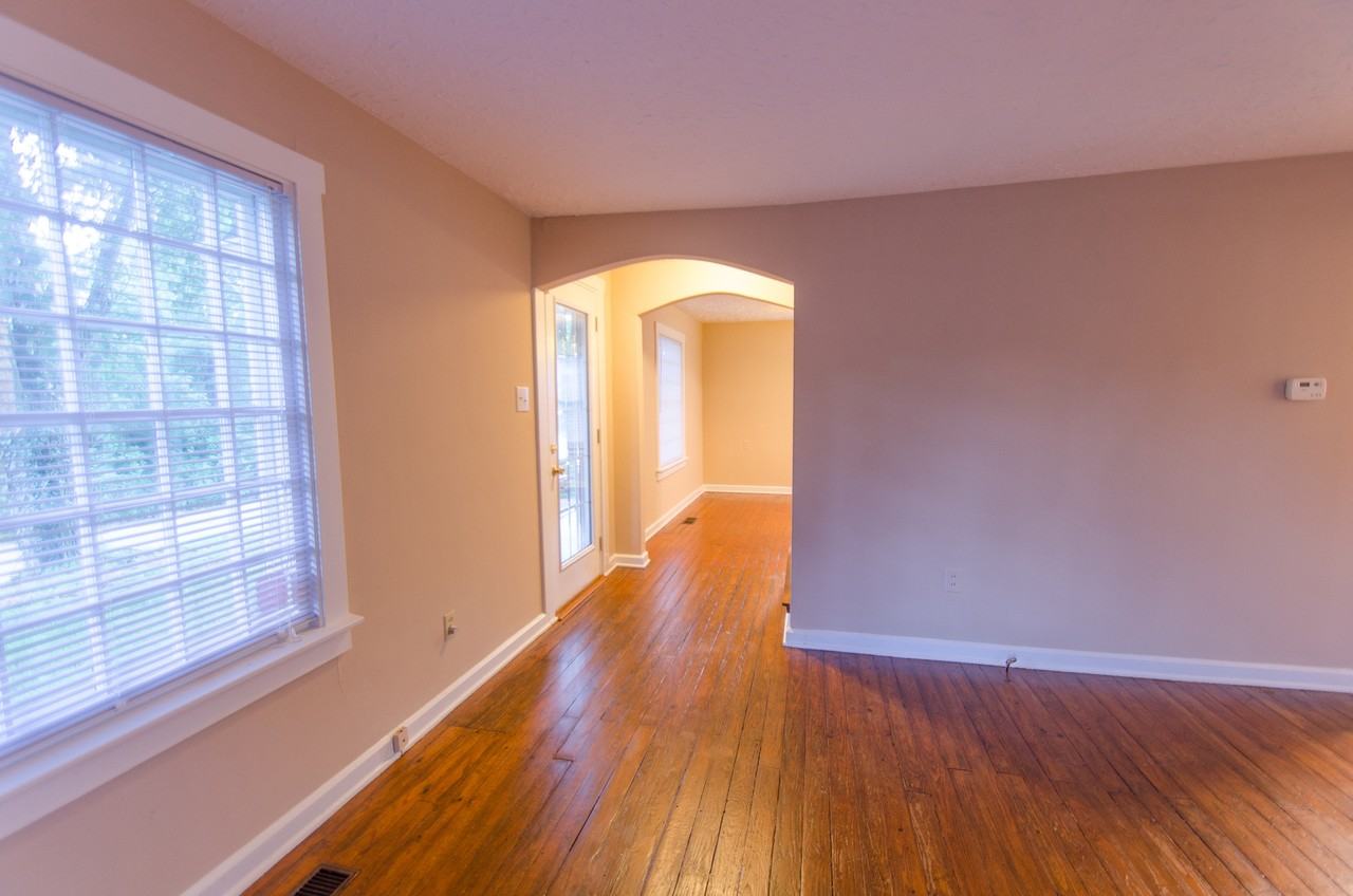 2331 East 7th Street - Photo 6 of 18