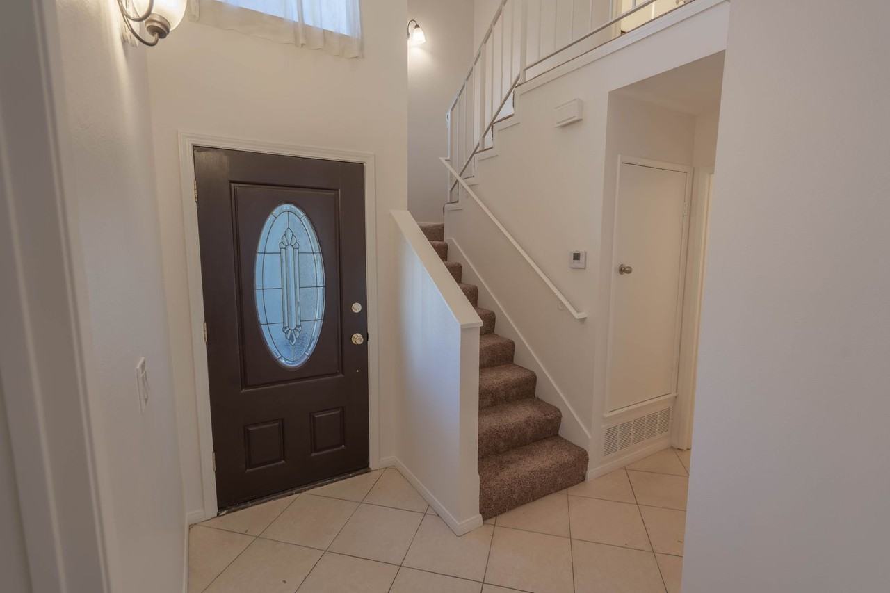 16943 Shinedale Dr - Photo 2 of 22