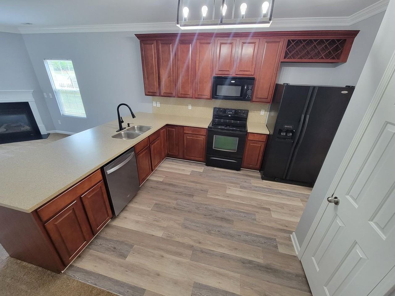1322 Ingle Ct - Photo 4 of 25