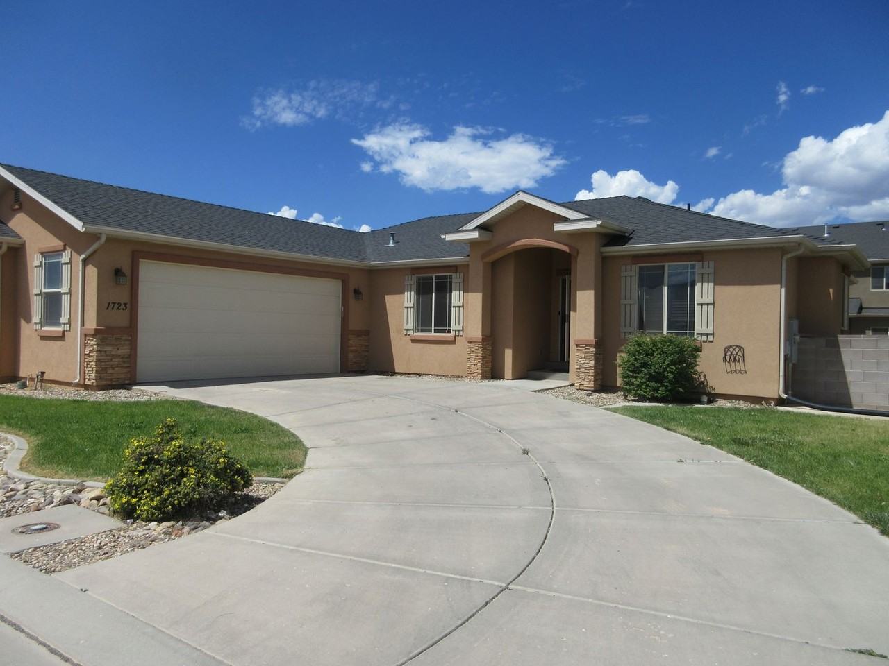 1723 N Azalea Ln - Photo 2 of 39