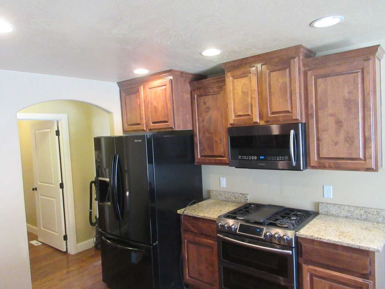 1723 N Azalea Ln - Photo 4 of 39