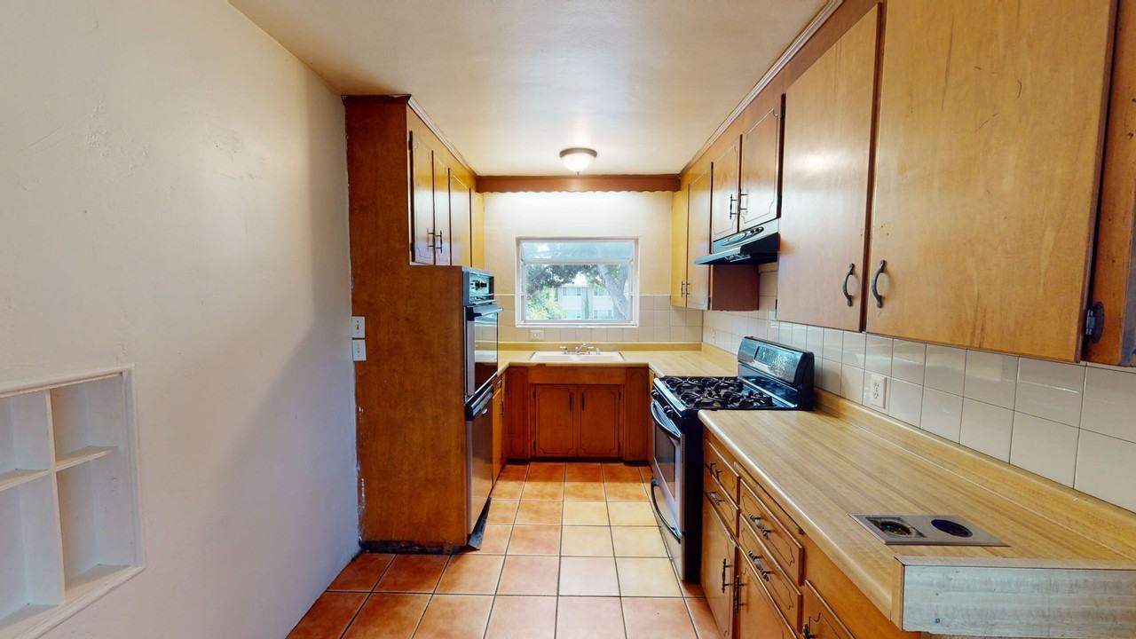 5053 College Avenue - Photo 6 of 23