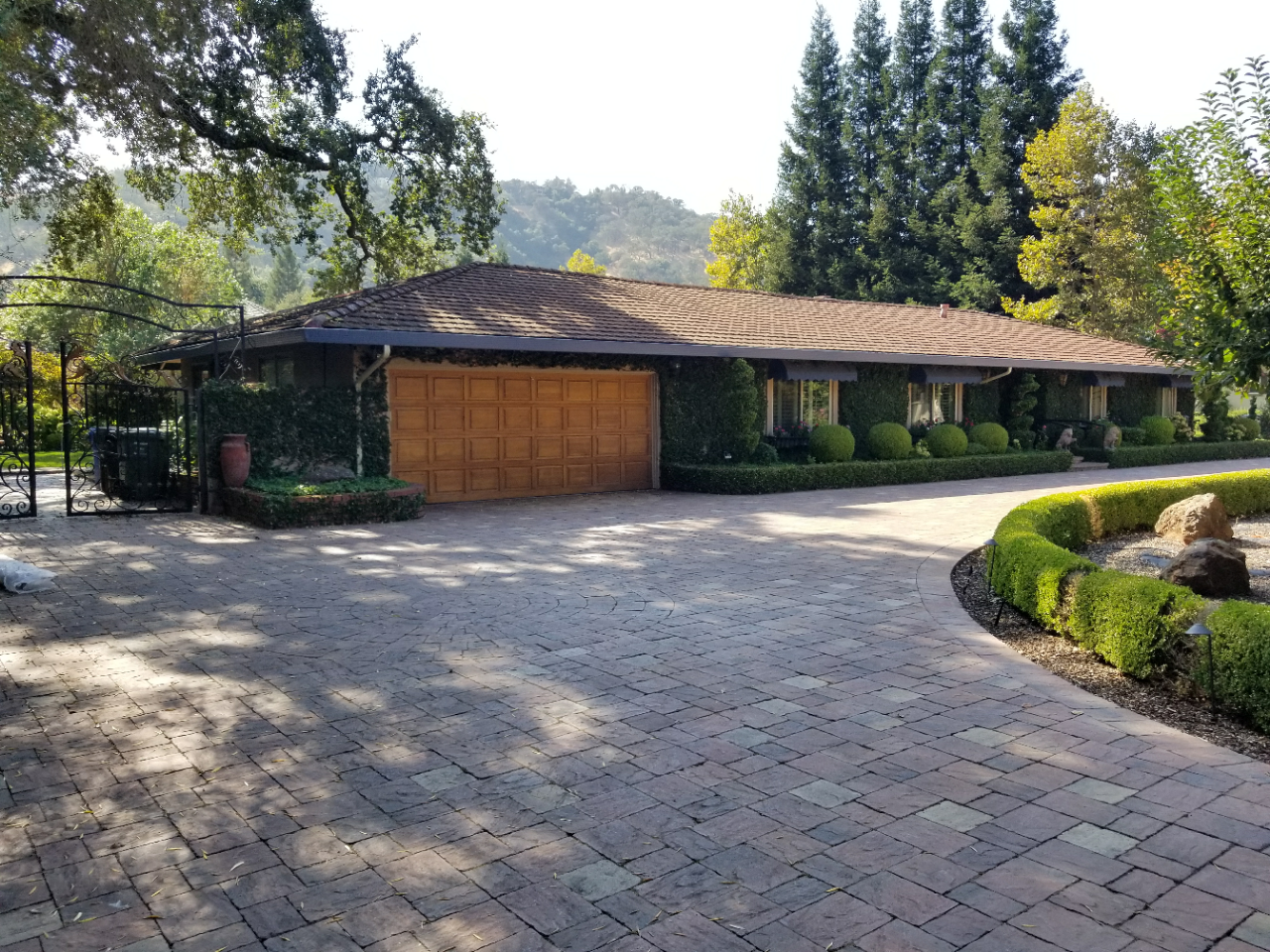 1 Garden Park Ct - Photo 3 of 30