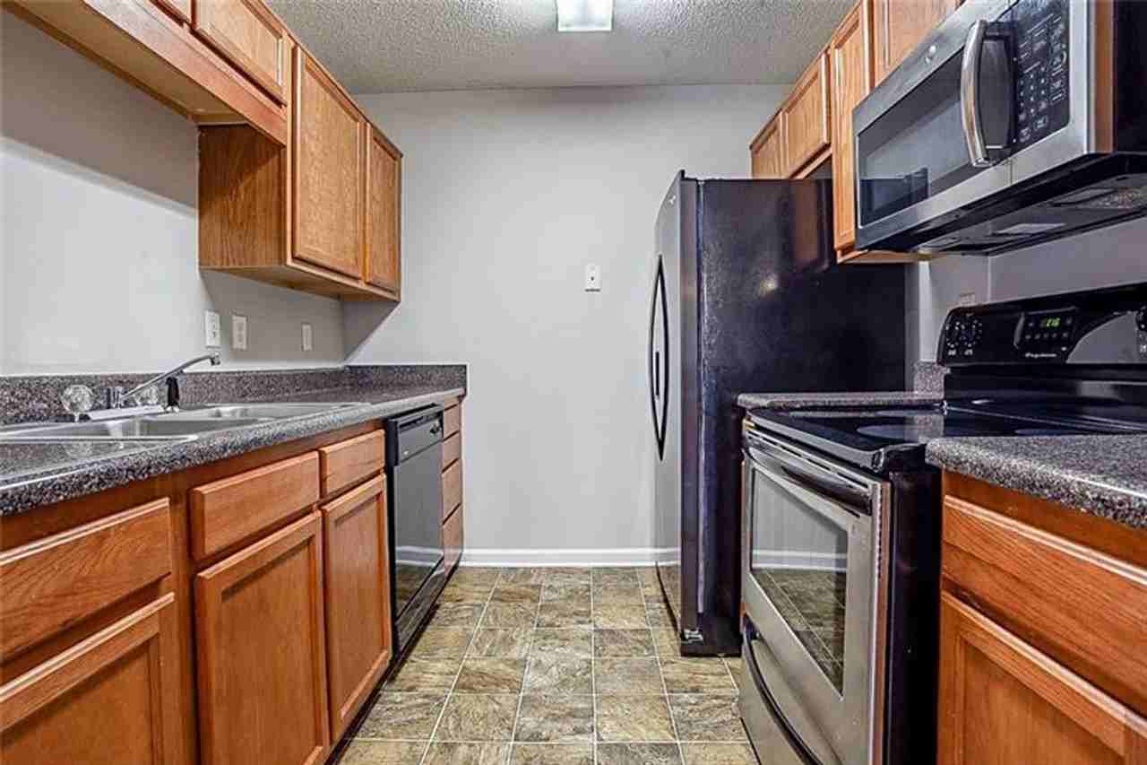 899 Brickleridge Ln Se - Photo 2 of 20