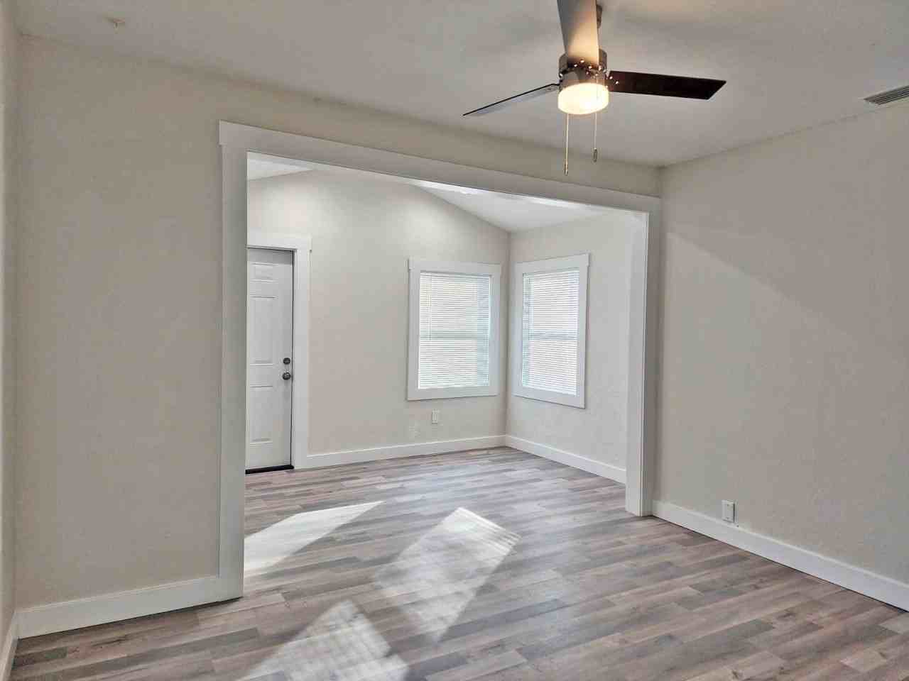 5121 Tangerine Ave S - Photo 7 of 30