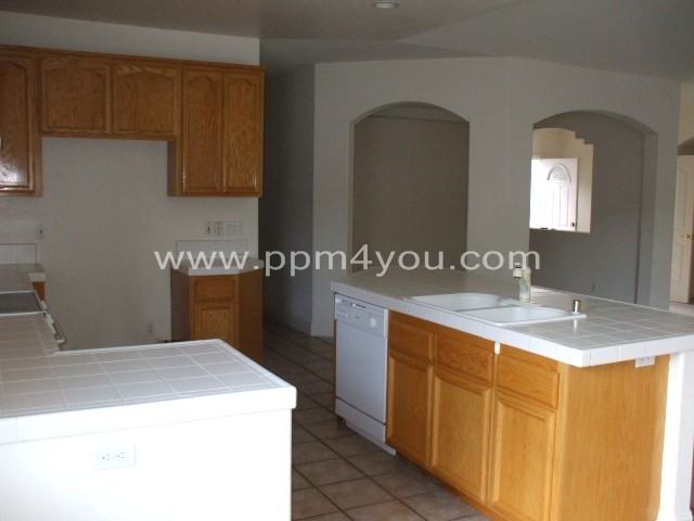 601 Martha Way - Photo 2 of 14