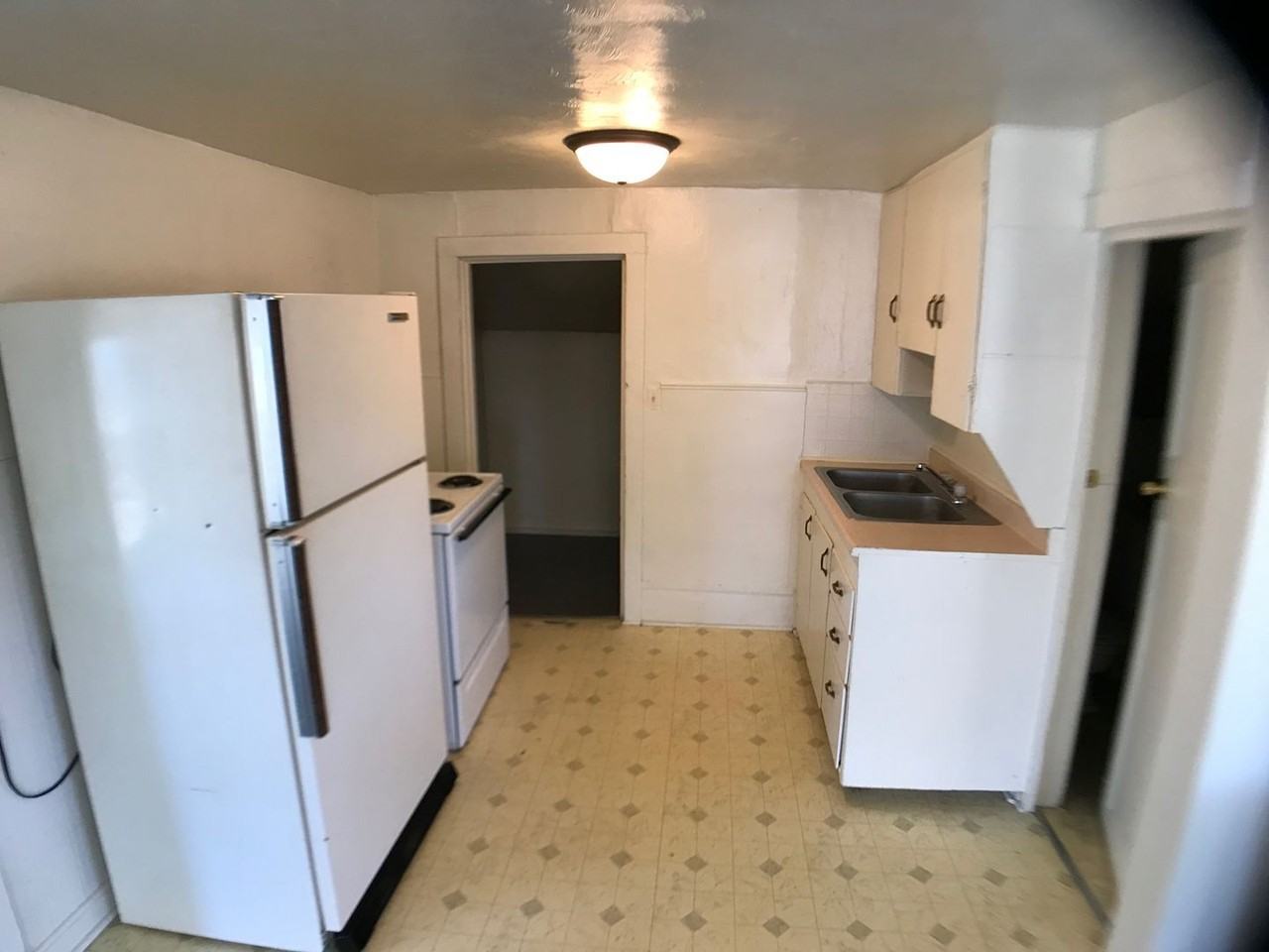 418 1/2 W 14th St - Photo 5 of 8