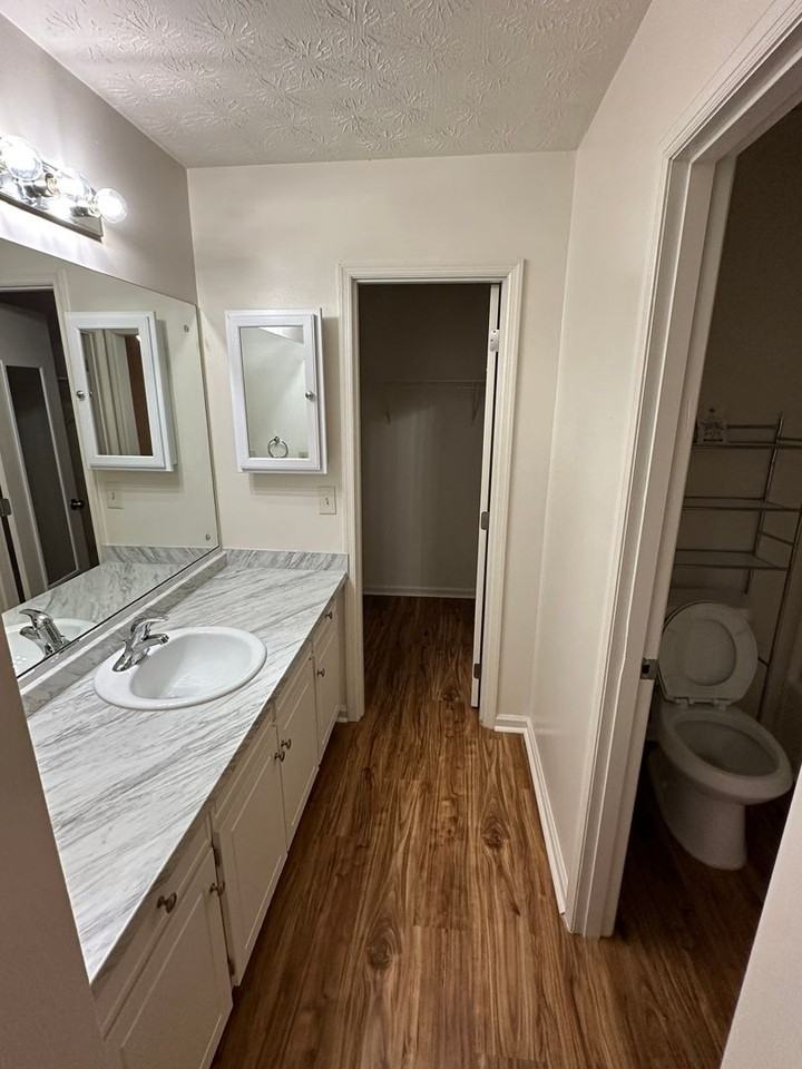 407 Ocean Ave - Photo 4 of 15