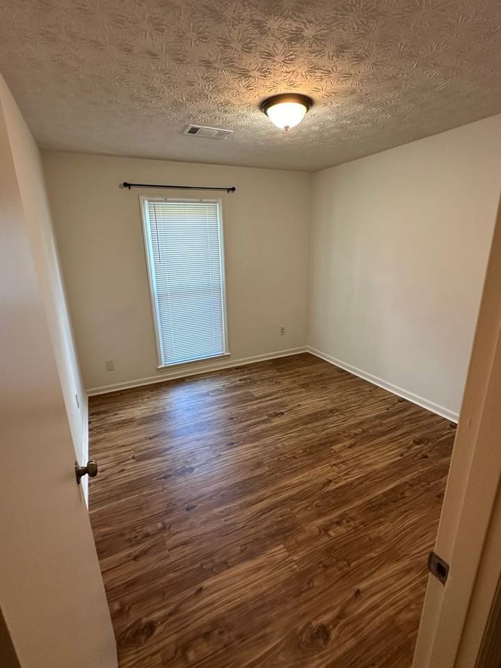 407 Ocean Ave - Photo 6 of 15