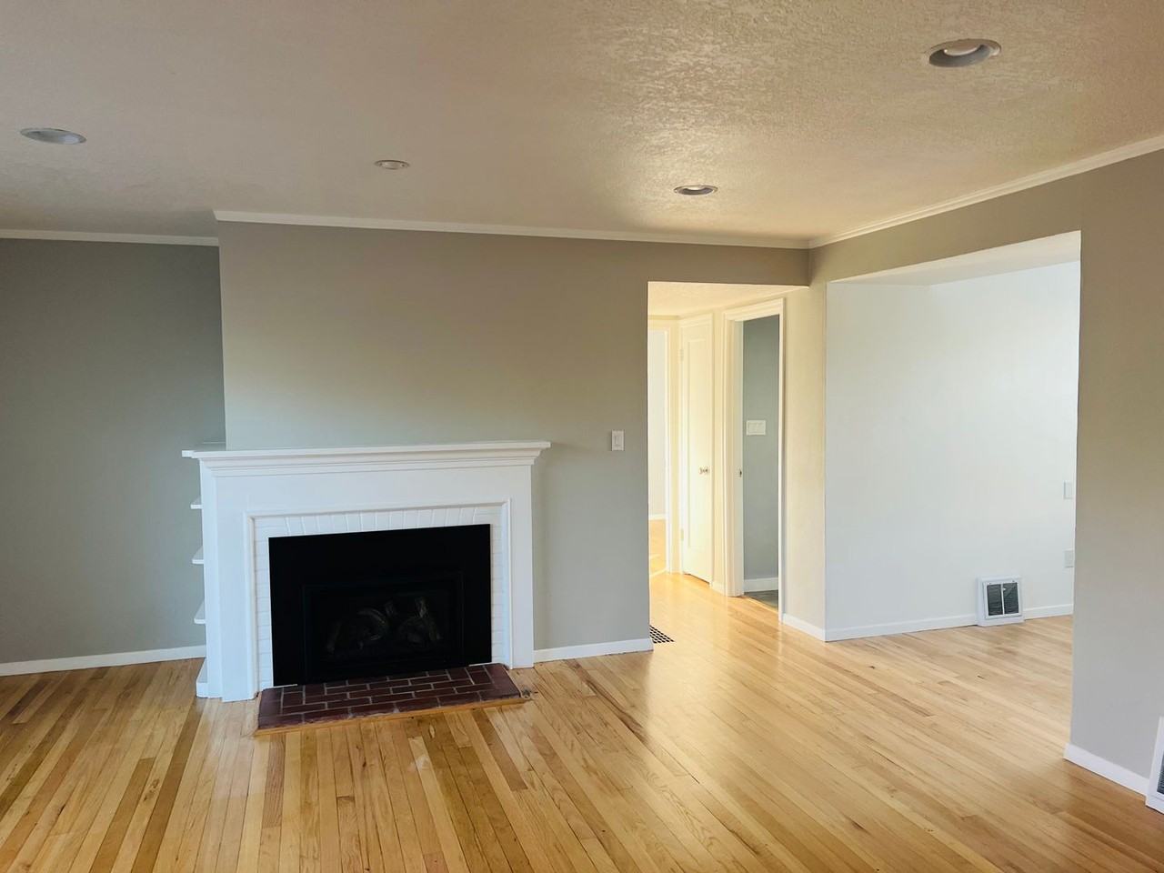 4118 Nw Fir St - Photo 3 of 50