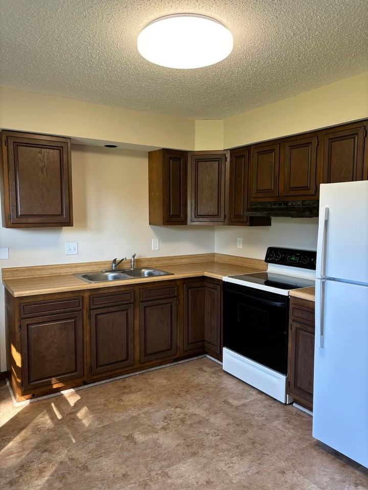 1753 Shutters St - Photo 3 of 16