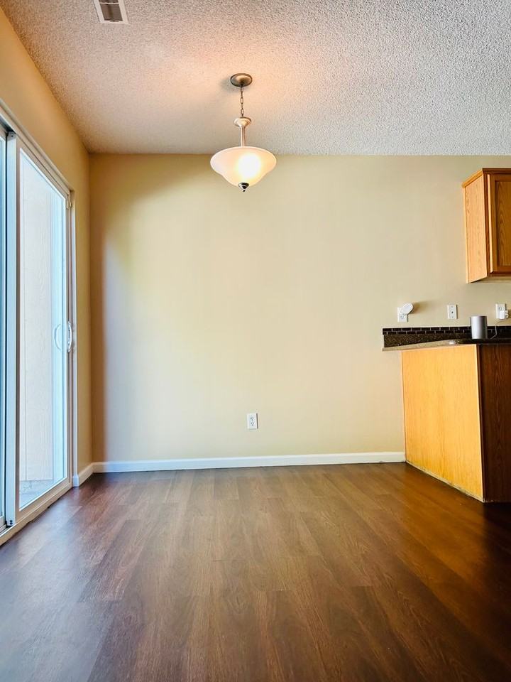 829 Whitetail Ct - Photo 4 of 23