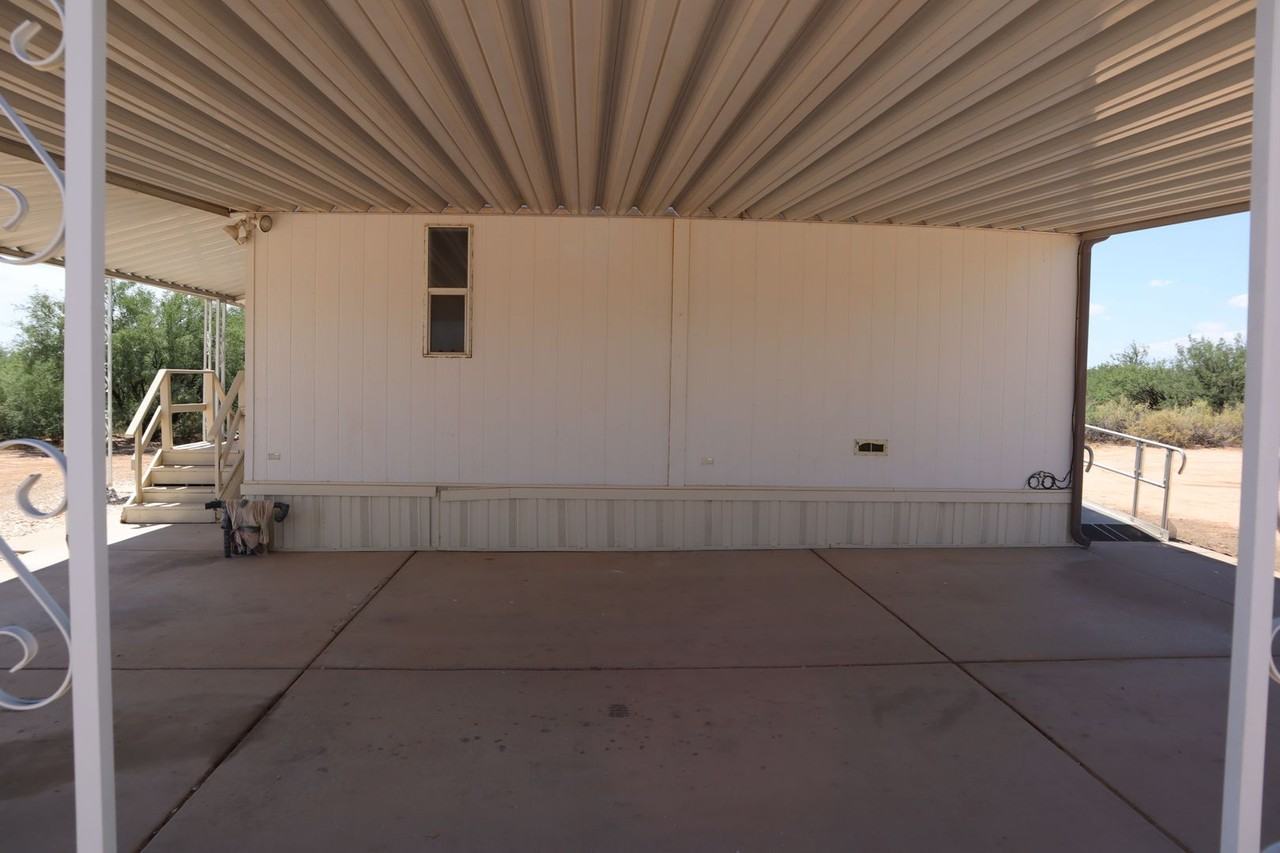 545 N Sabin St - Photo 6 of 32