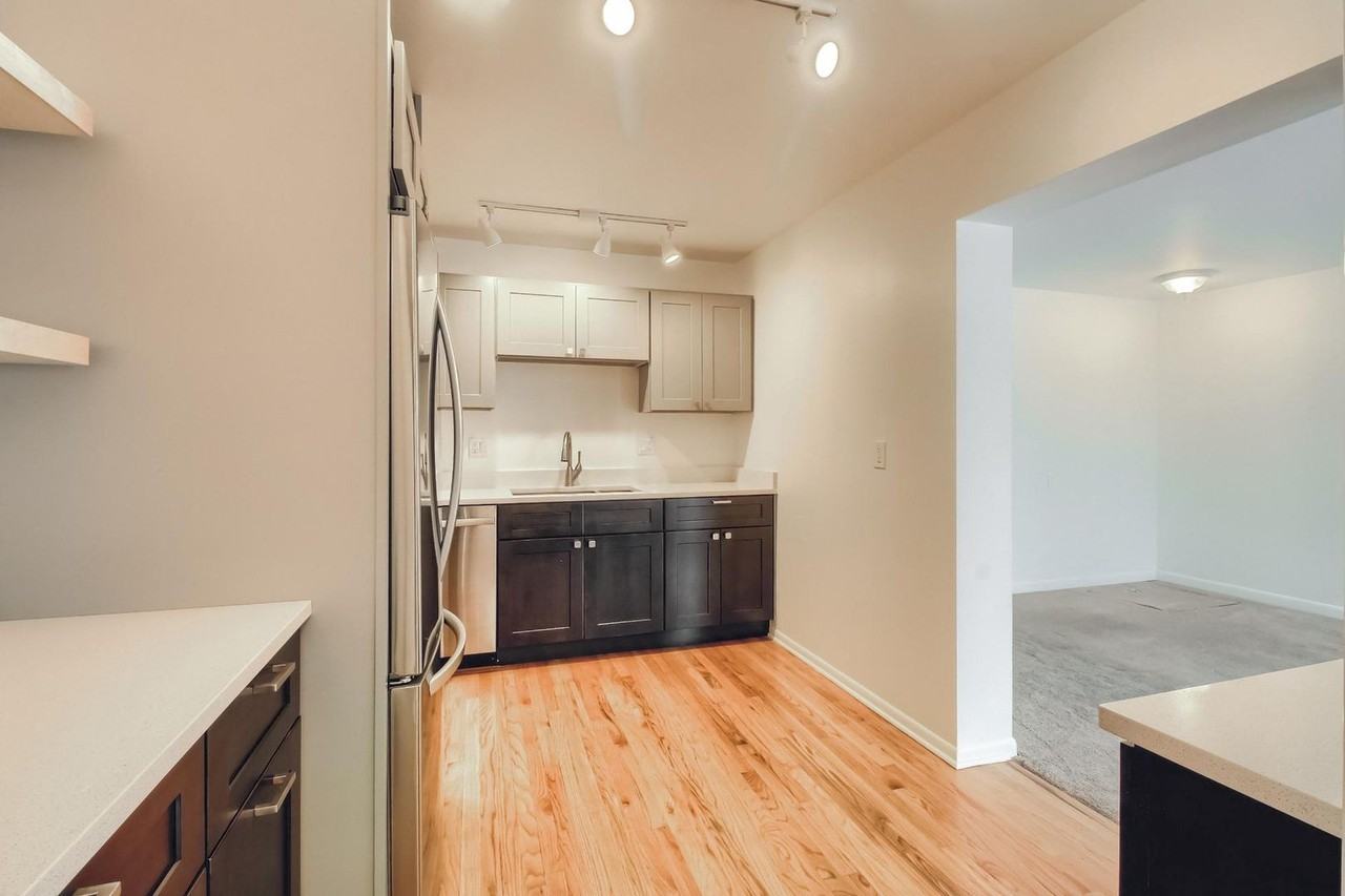 3110 25th St - Photo 3 of 22