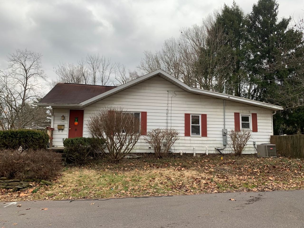 1502 East University Street - Photo 2 of 50