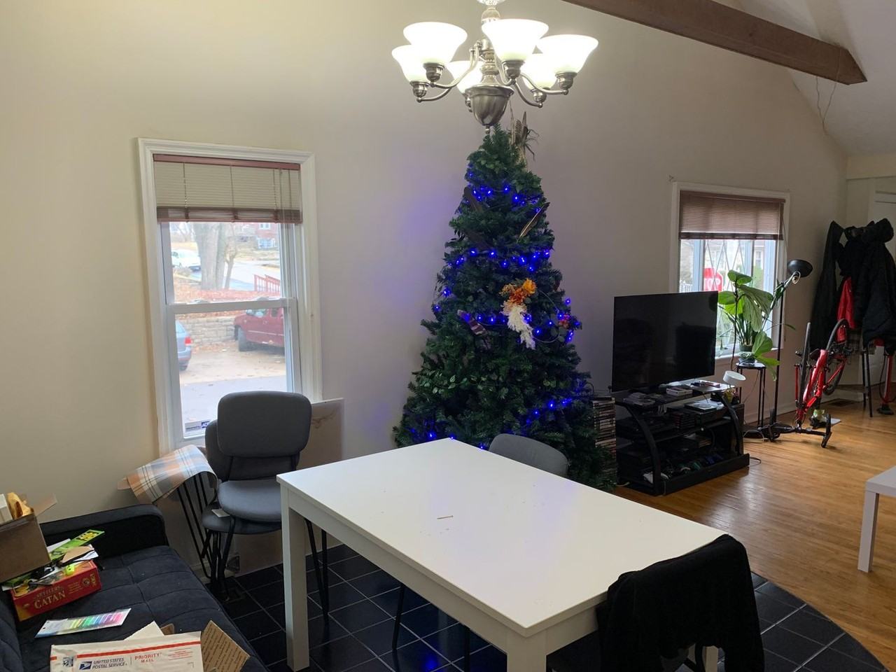 1502 East University Street - Photo 7 of 50