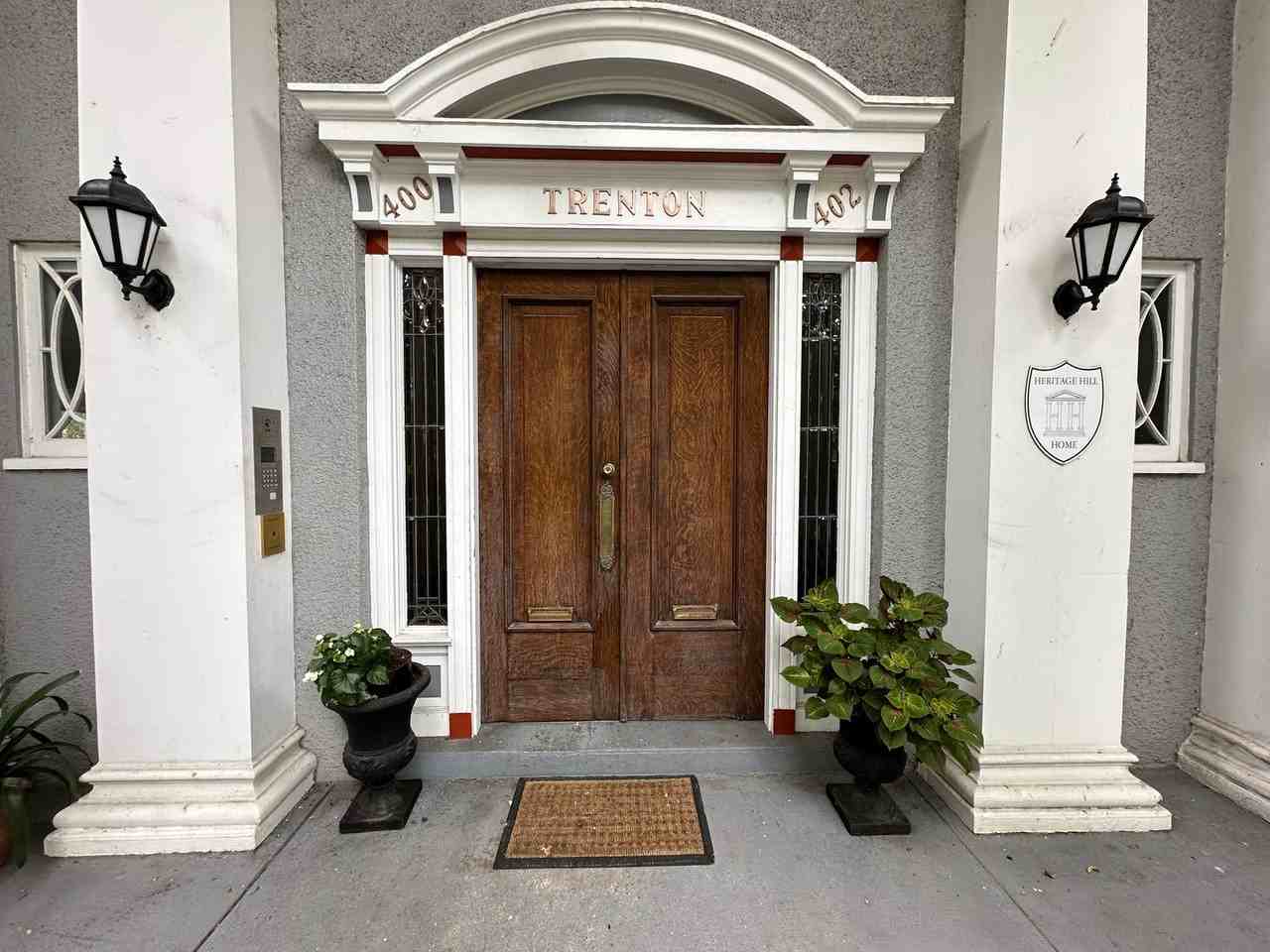 400 College Ave Se - Photo 2 of 21