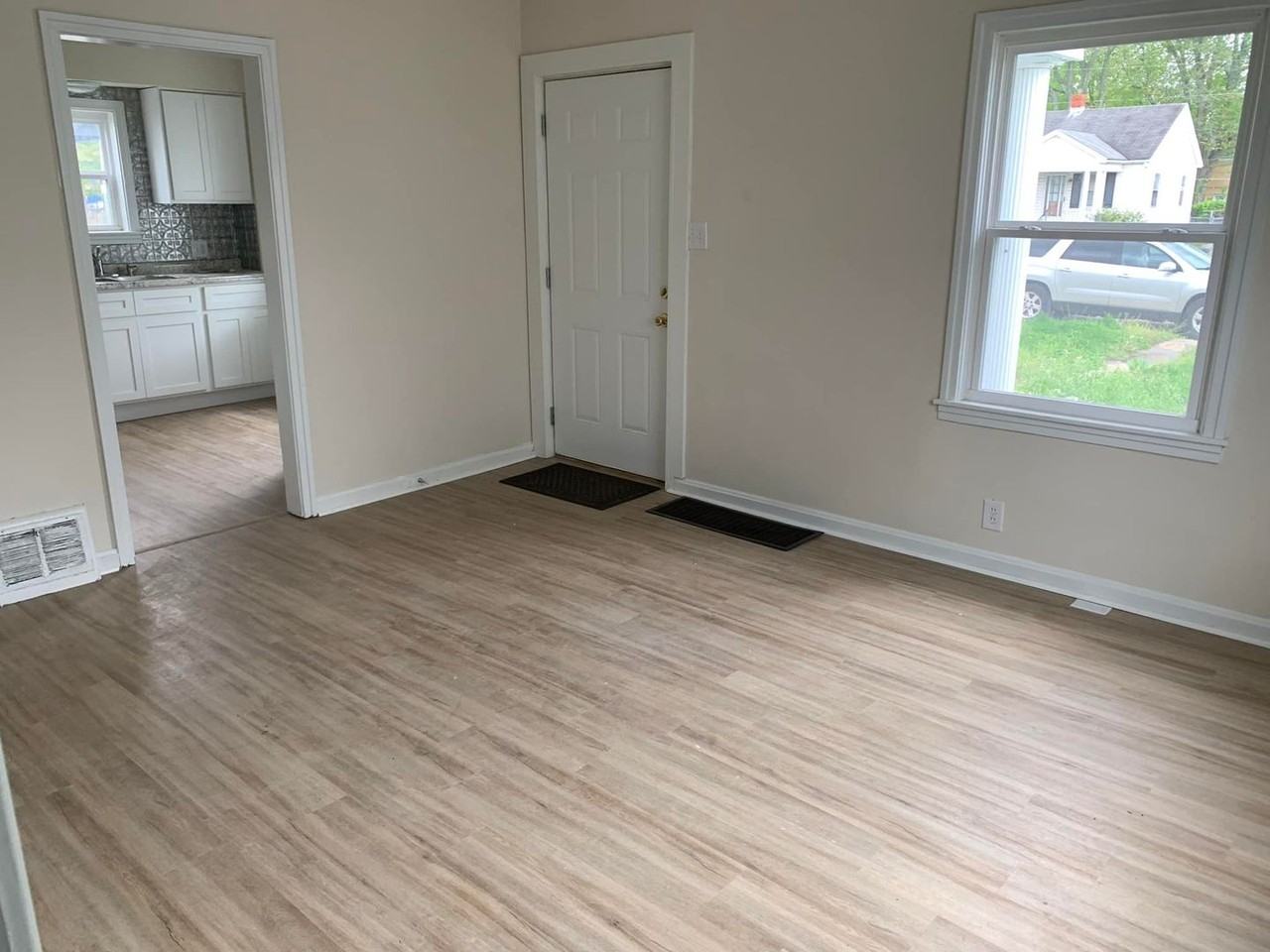 1116 East Gum Street - Photo 2 of 15