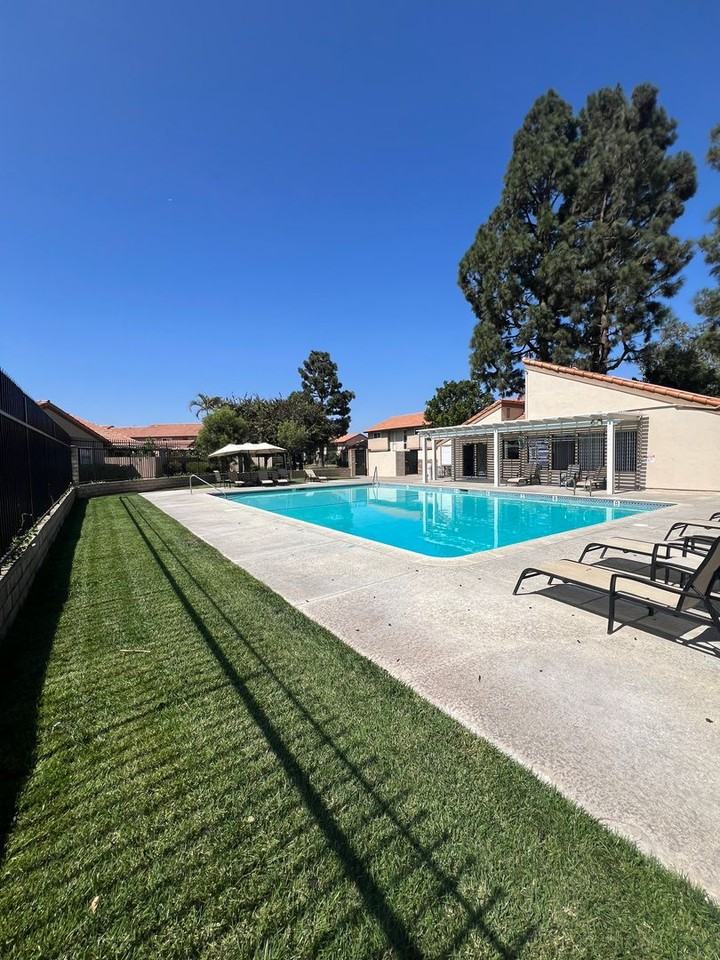 10549 Carrotwood Way - Photo 4 of 27