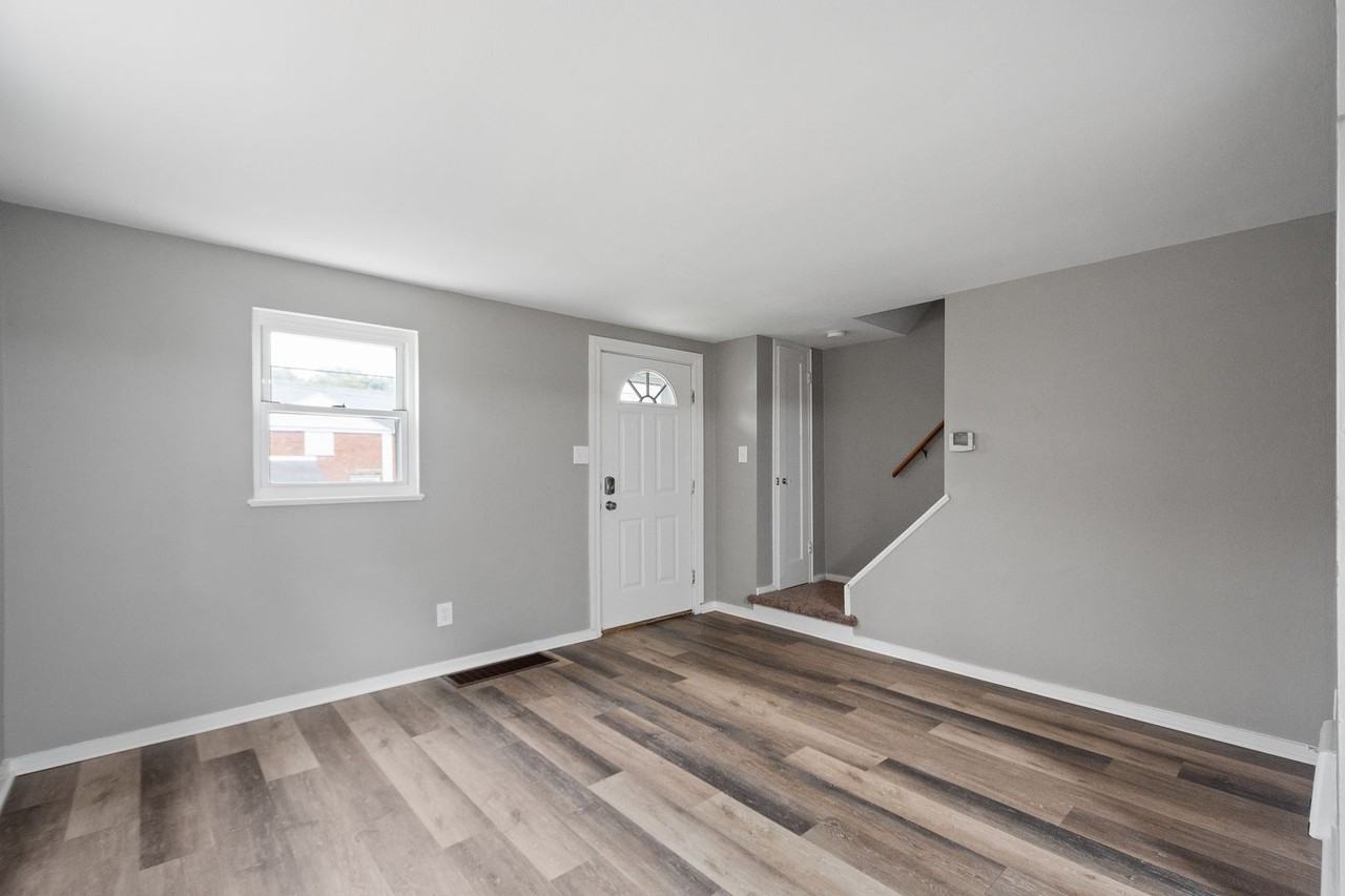 28 Wenzell Pl - Photo 7 of 20