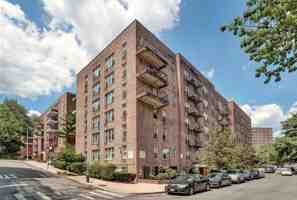 featured image of 3725 Blackstone Ave