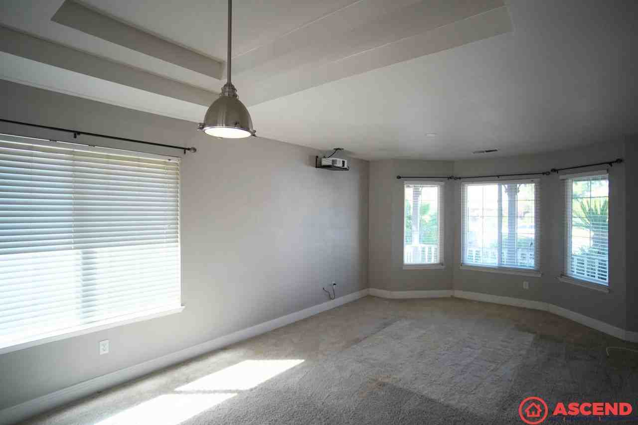 5208 Bold Ruler Ct - Photo 2 of 15