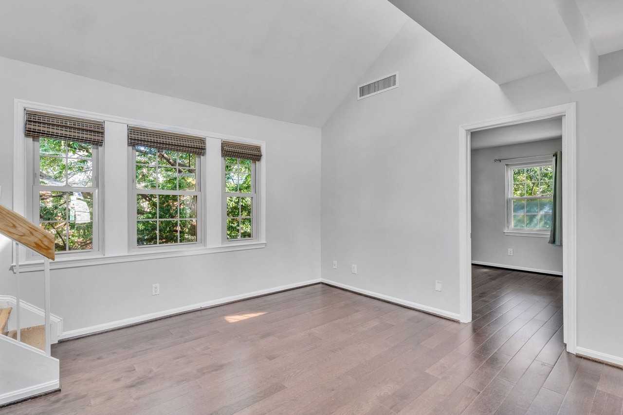 525 Bashford Ln #5 - Photo 2 of 23