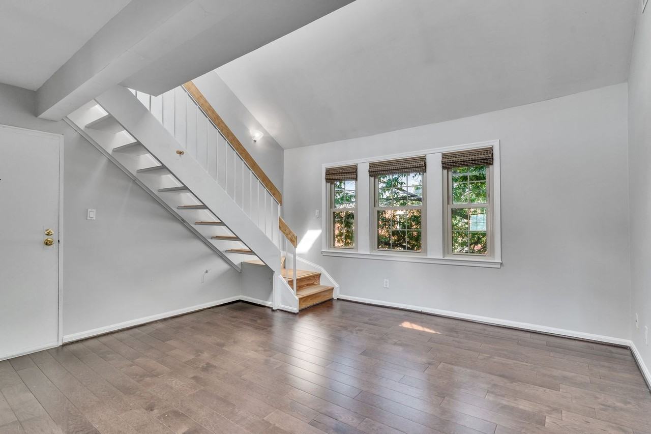 525 Bashford Ln #5 - Photo 3 of 23