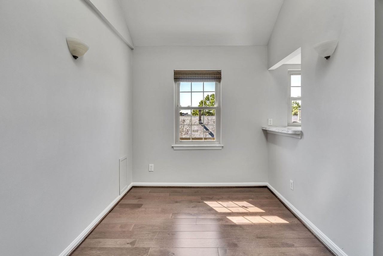 525 Bashford Ln #5 - Photo 6 of 23