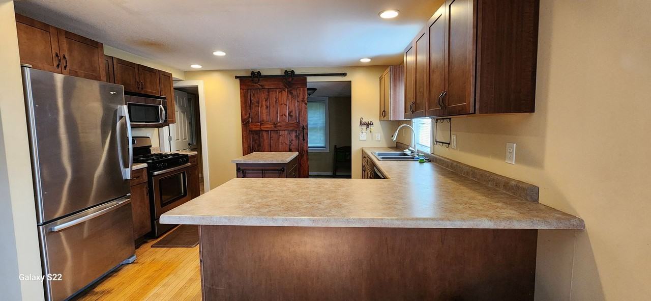 321 Mill St - Photo 2 of 18