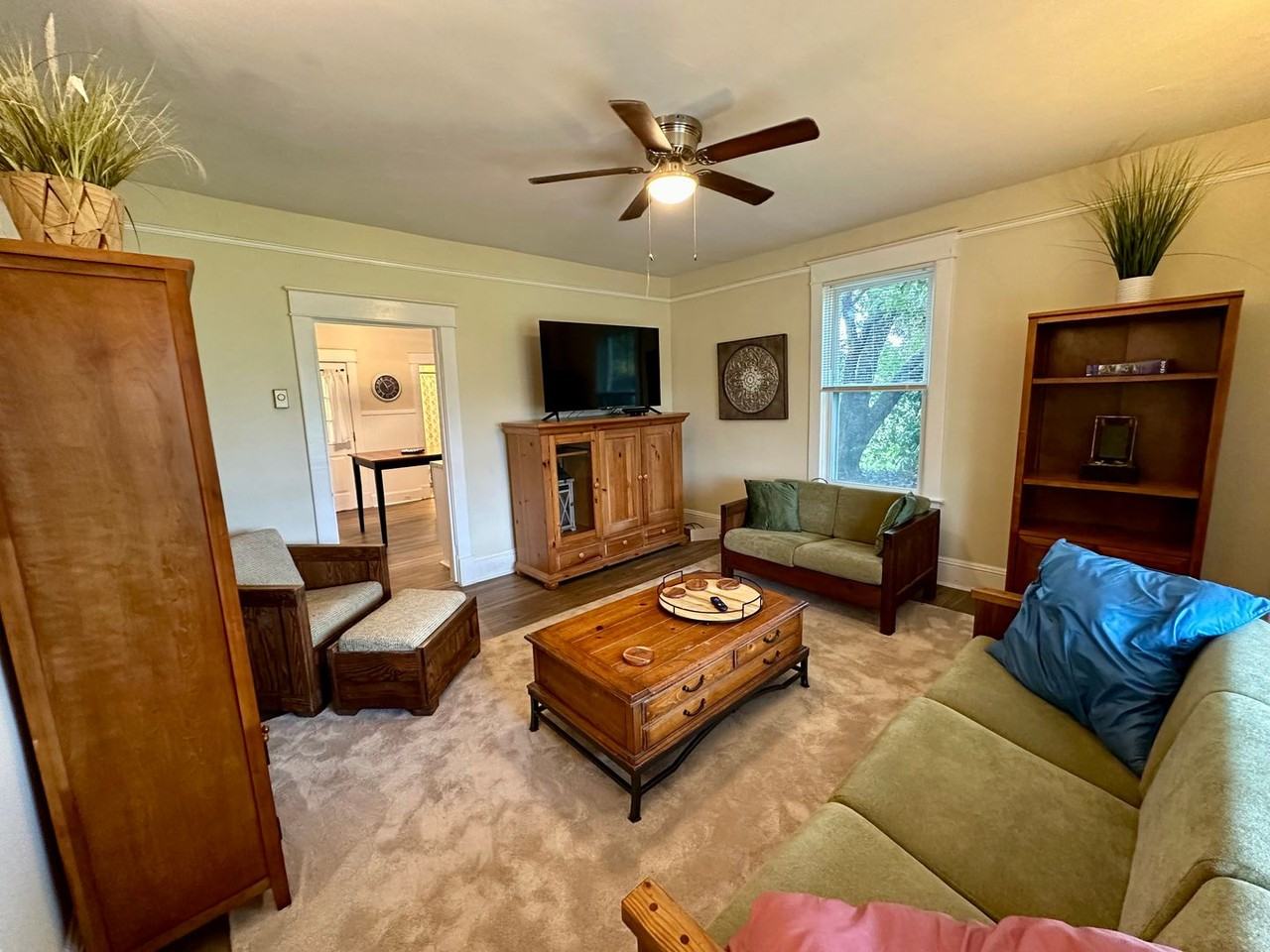 1039 Governor Harrison Pkwy - Photo 3 of 18