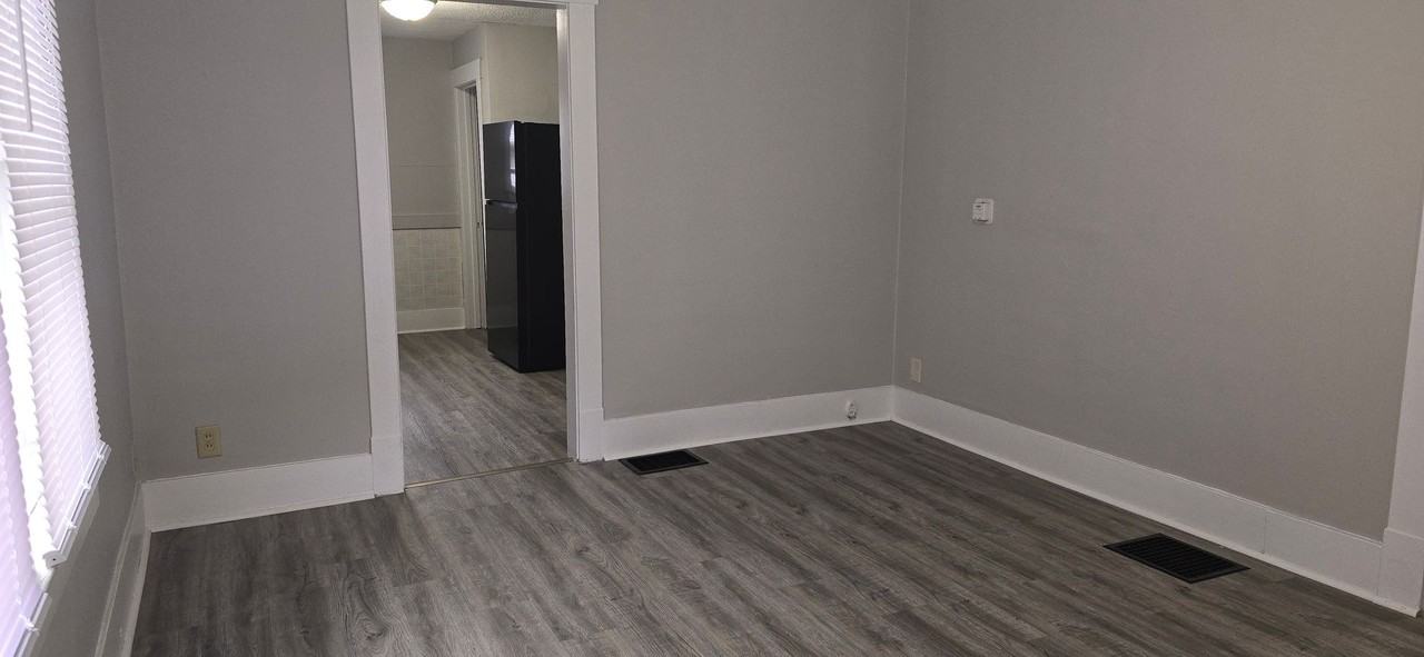 1312 E Logan St - Photo 2 of 10